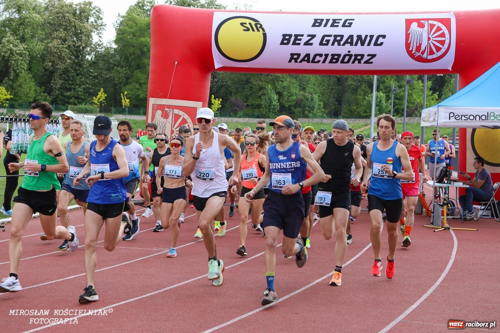 Zdjęcie w galerii na portalu naszraciborz.pl: Mateusz Mrówka najszybszy w XVII Biegu bez Granic wiadomości z regionu