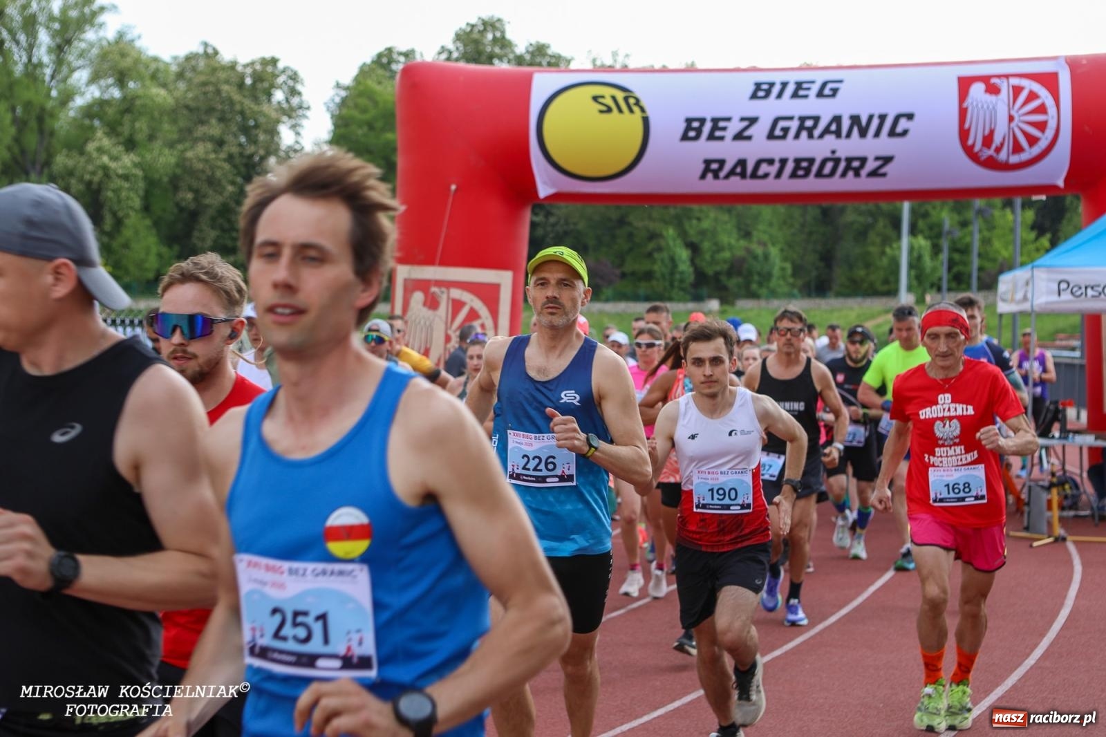 Zdjęcie w galerii na portalu naszraciborz.pl: Mateusz Mrówka najszybszy w XVII Biegu bez Granic wiadomości z regionu