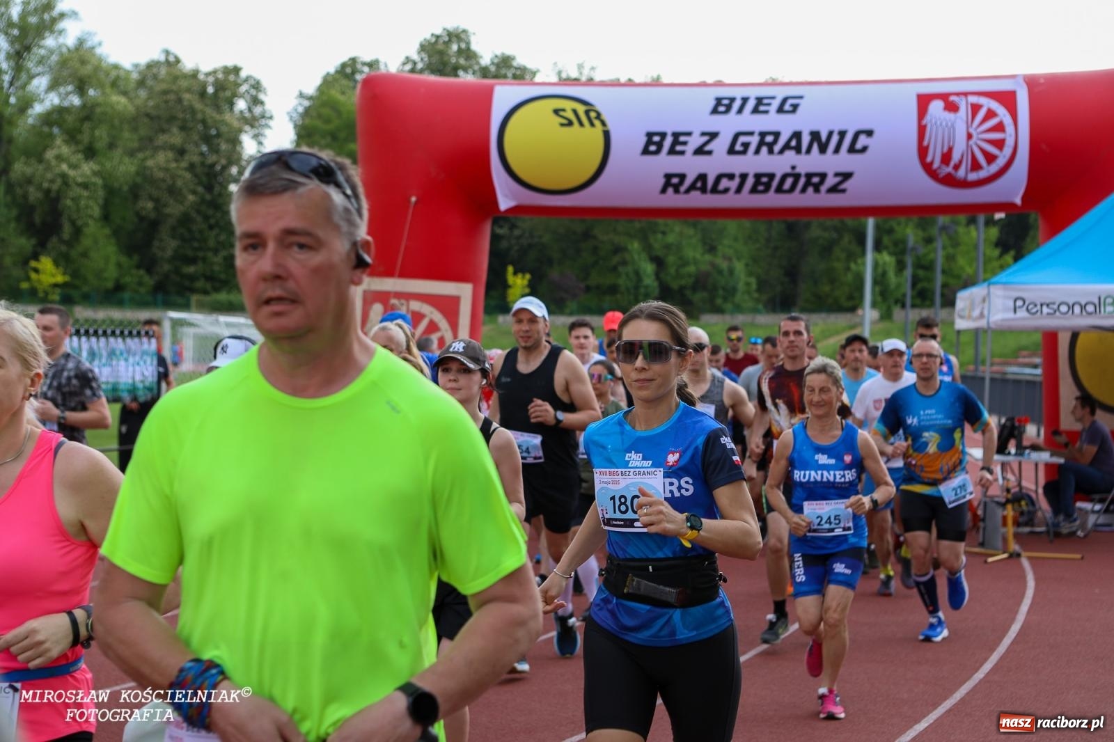 Zdjęcie w galerii na portalu naszraciborz.pl: Mateusz Mrówka najszybszy w XVII Biegu bez Granic wiadomości z regionu