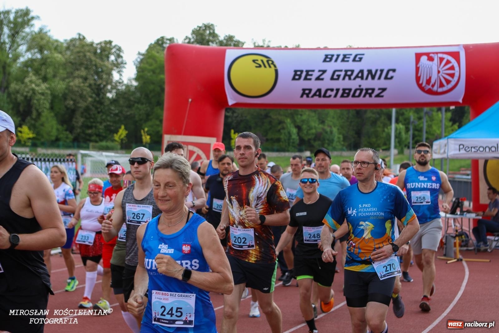 Zdjęcie w galerii na portalu naszraciborz.pl: Mateusz Mrówka najszybszy w XVII Biegu bez Granic wiadomości z regionu