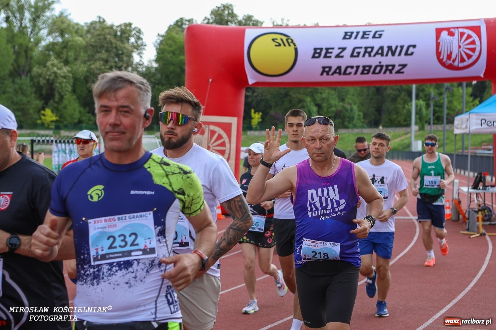 Zdjęcie w galerii na portalu naszraciborz.pl: Mateusz Mrówka najszybszy w XVII Biegu bez Granic wiadomości z regionu