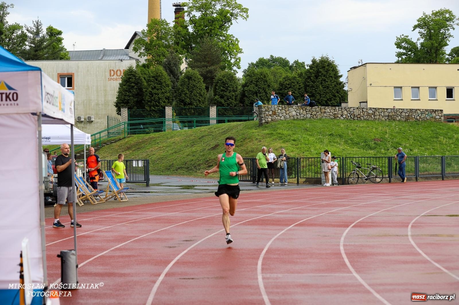 Zdjęcie w galerii na portalu naszraciborz.pl: Mateusz Mrówka najszybszy w XVII Biegu bez Granic wiadomości z regionu