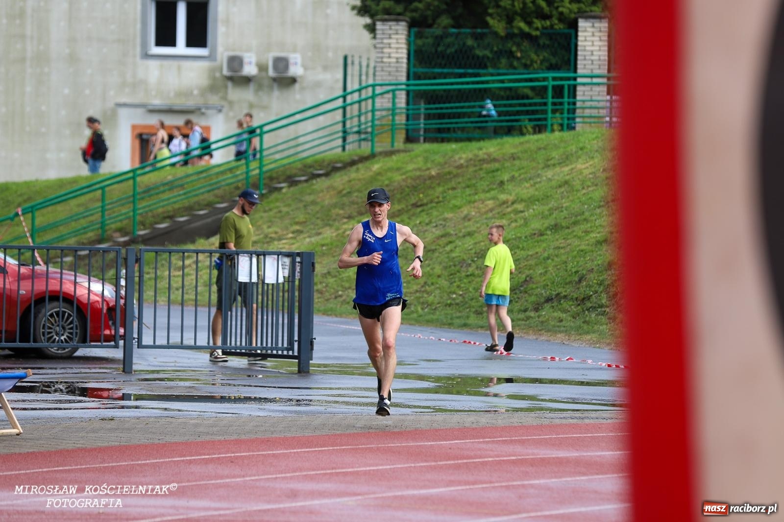 Zdjęcie w galerii na portalu naszraciborz.pl: Mateusz Mrówka najszybszy w XVII Biegu bez Granic wiadomości z regionu