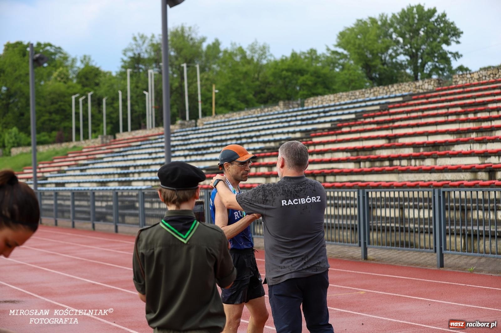 Zdjęcie w galerii na portalu naszraciborz.pl: Mateusz Mrówka najszybszy w XVII Biegu bez Granic wiadomości z regionu