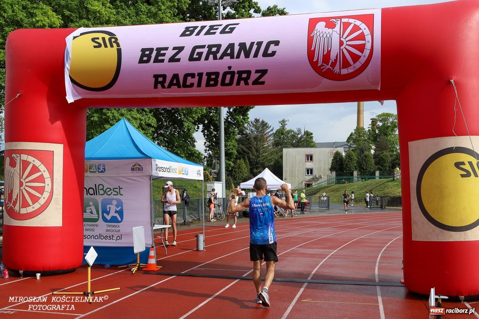 Zdjęcie w galerii na portalu naszraciborz.pl: Mateusz Mrówka najszybszy w XVII Biegu bez Granic wiadomości z regionu