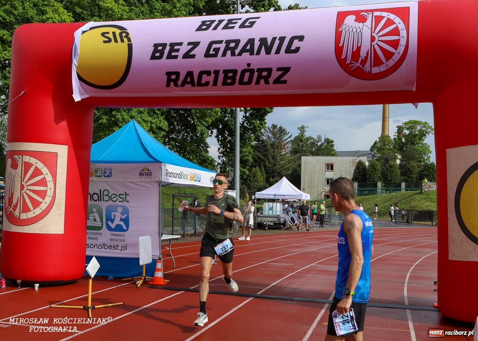 Zdjęcie w galerii na portalu naszraciborz.pl: Mateusz Mrówka najszybszy w XVII Biegu bez Granic wiadomości z regionu