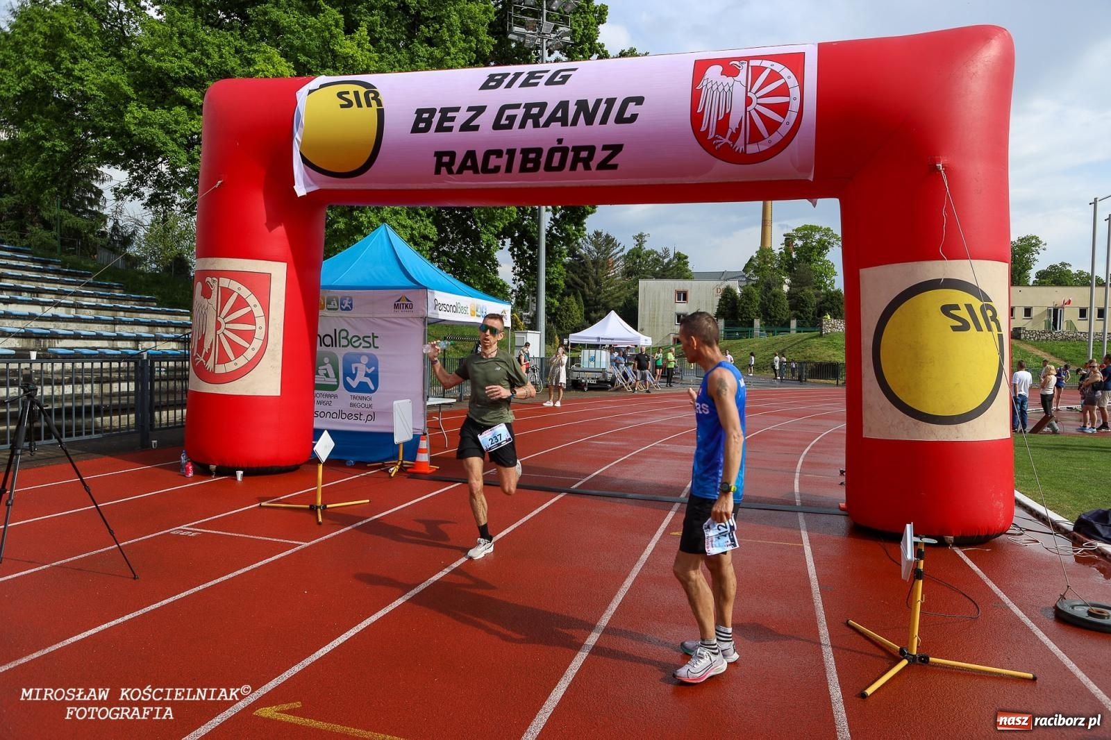 Zdjęcie w galerii na portalu naszraciborz.pl: Mateusz Mrówka najszybszy w XVII Biegu bez Granic wiadomości z regionu