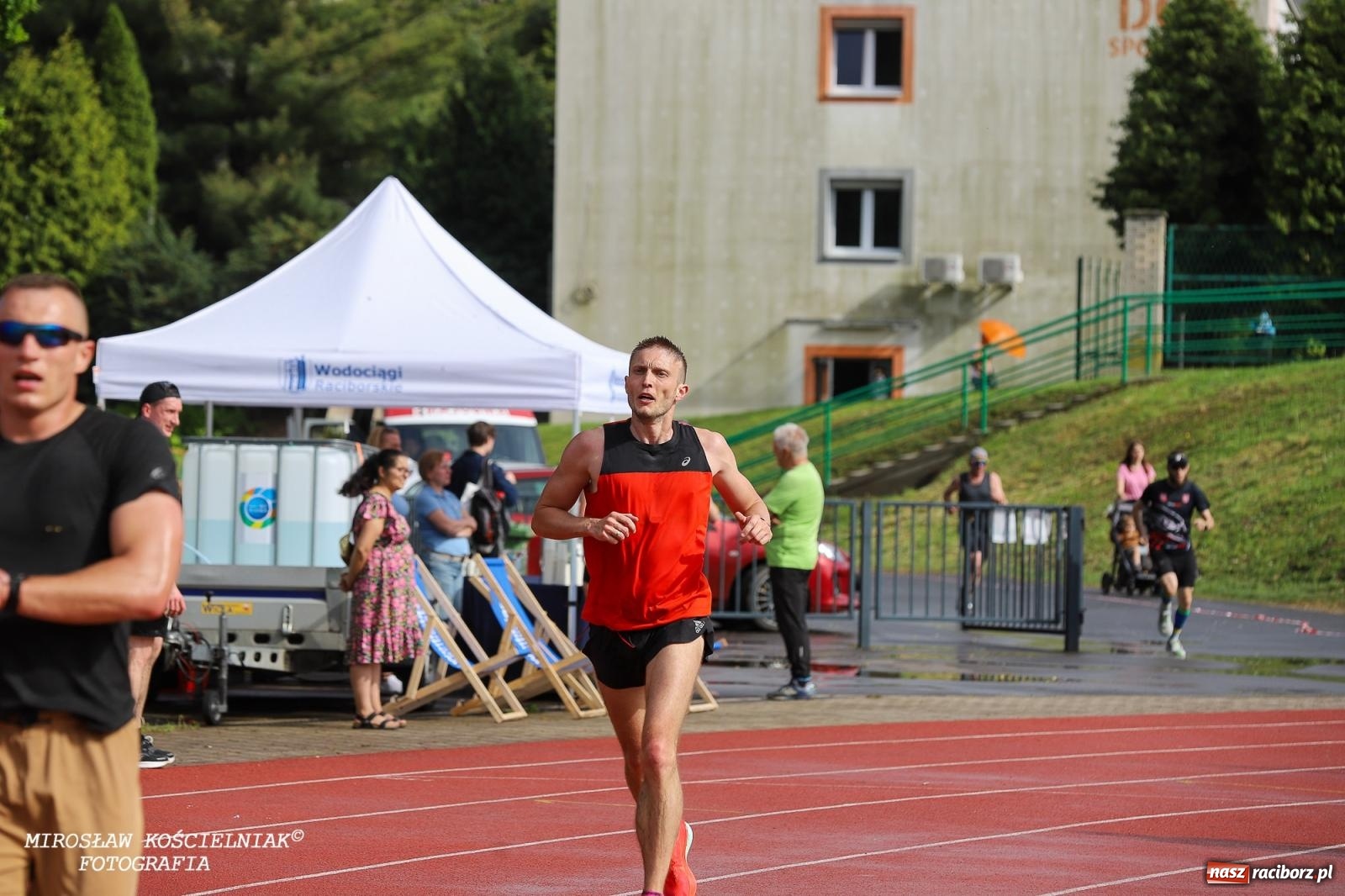 Zdjęcie w galerii na portalu naszraciborz.pl: Mateusz Mrówka najszybszy w XVII Biegu bez Granic wiadomości z regionu