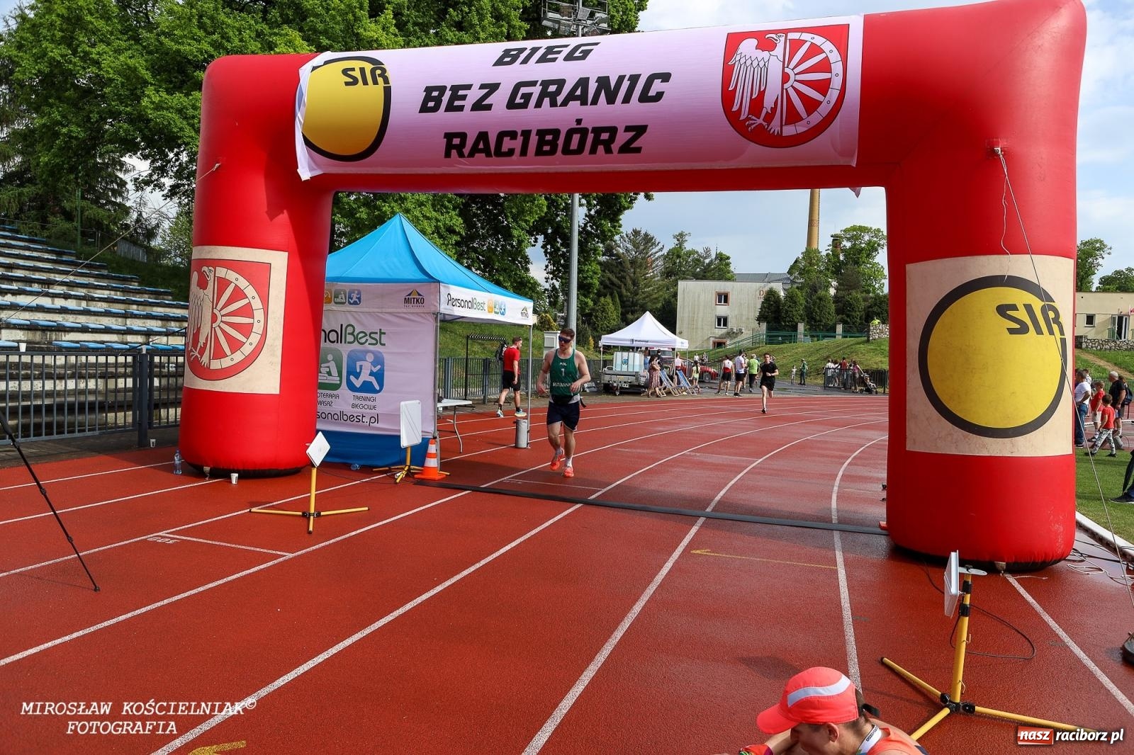 Zdjęcie w galerii na portalu naszraciborz.pl: Mateusz Mrówka najszybszy w XVII Biegu bez Granic wiadomości z regionu
