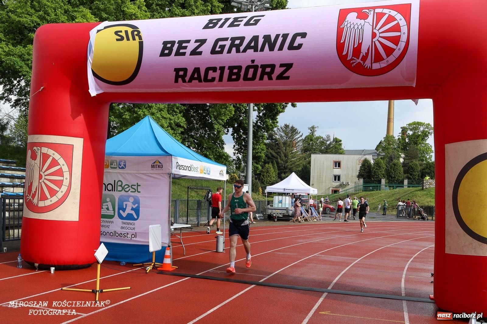 Zdjęcie w galerii na portalu naszraciborz.pl: Mateusz Mrówka najszybszy w XVII Biegu bez Granic wiadomości z regionu