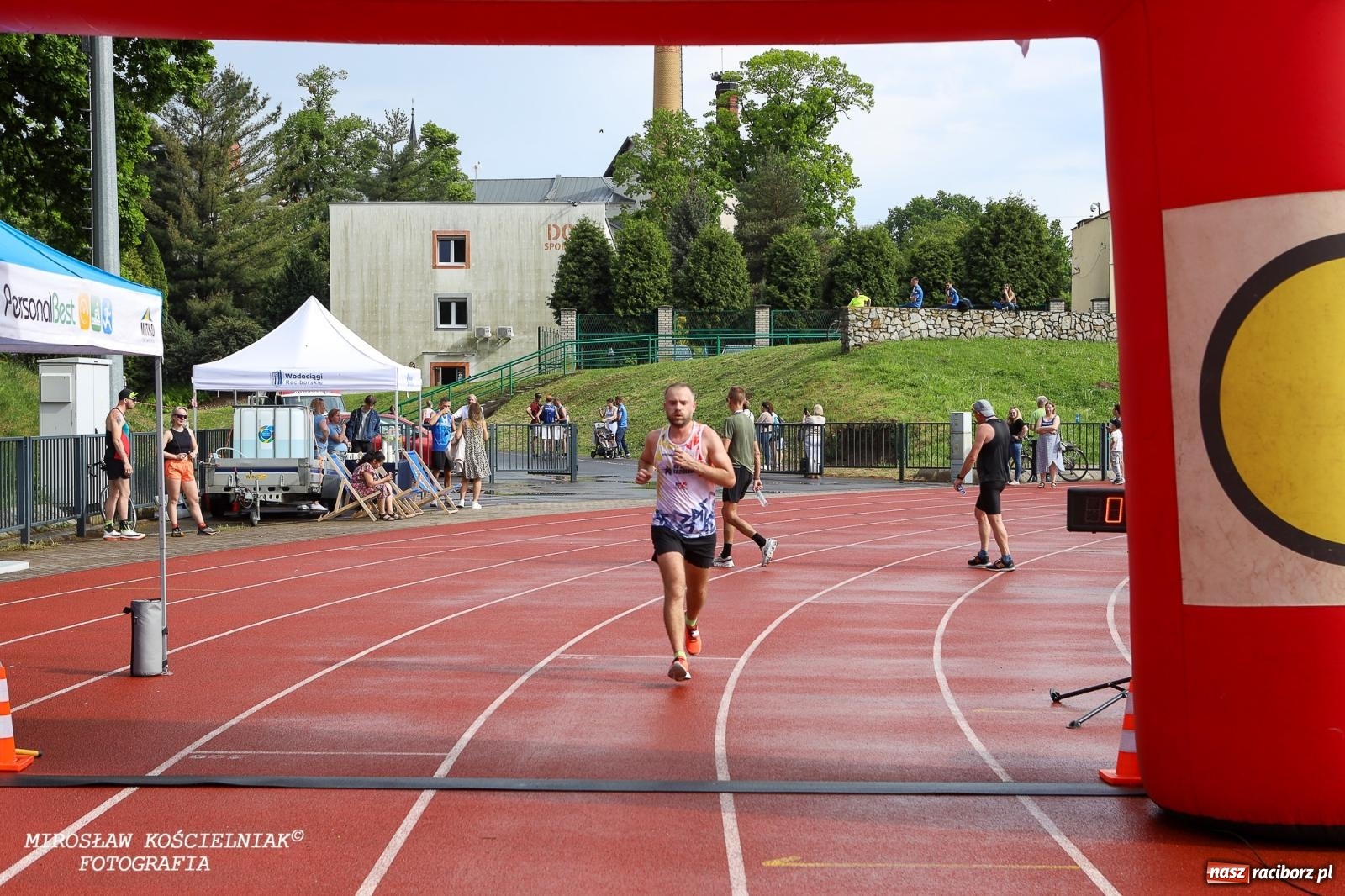 Zdjęcie w galerii na portalu naszraciborz.pl: Mateusz Mrówka najszybszy w XVII Biegu bez Granic wiadomości z regionu