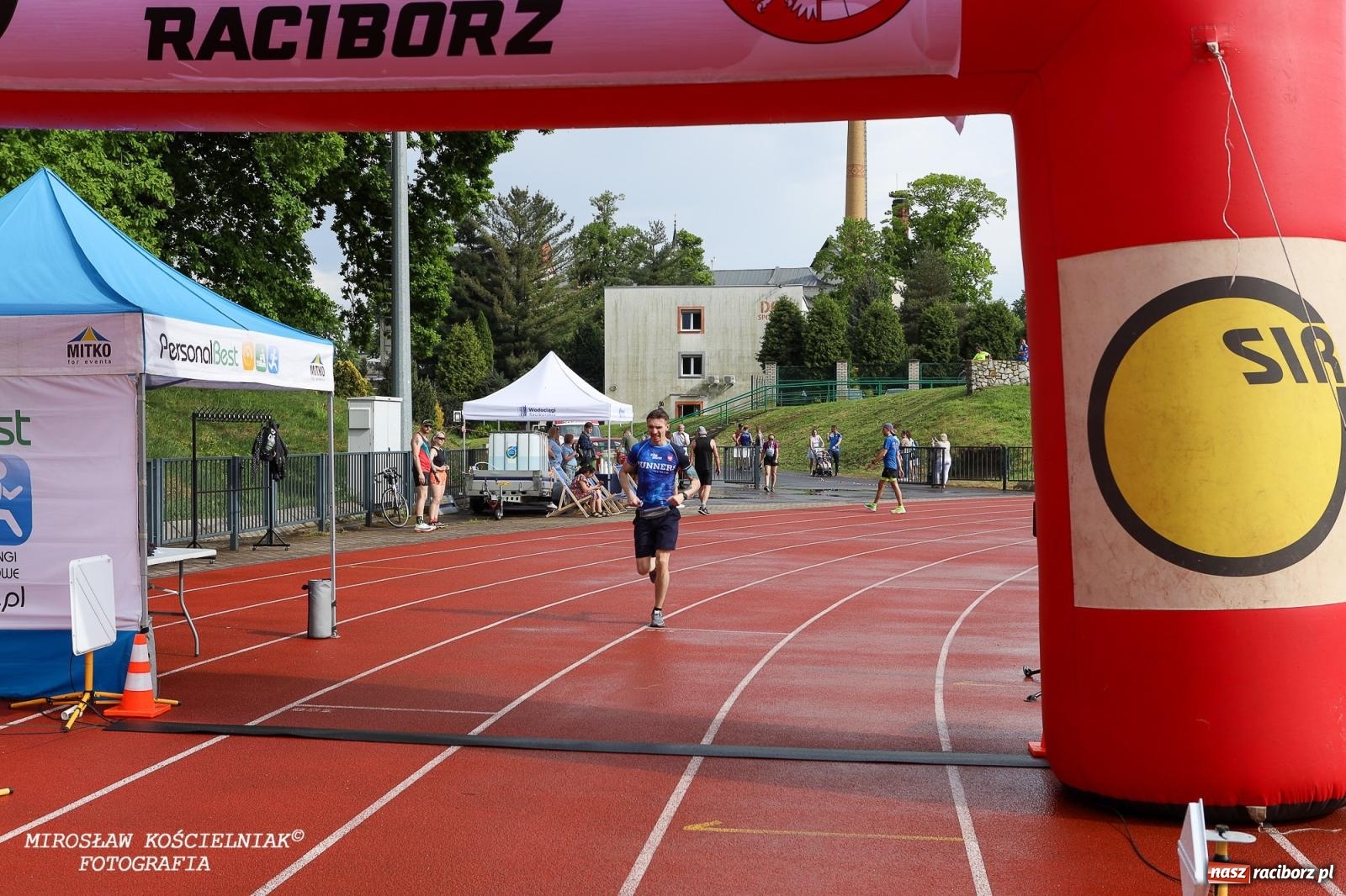 Zdjęcie w galerii na portalu naszraciborz.pl: Mateusz Mrówka najszybszy w XVII Biegu bez Granic wiadomości z regionu