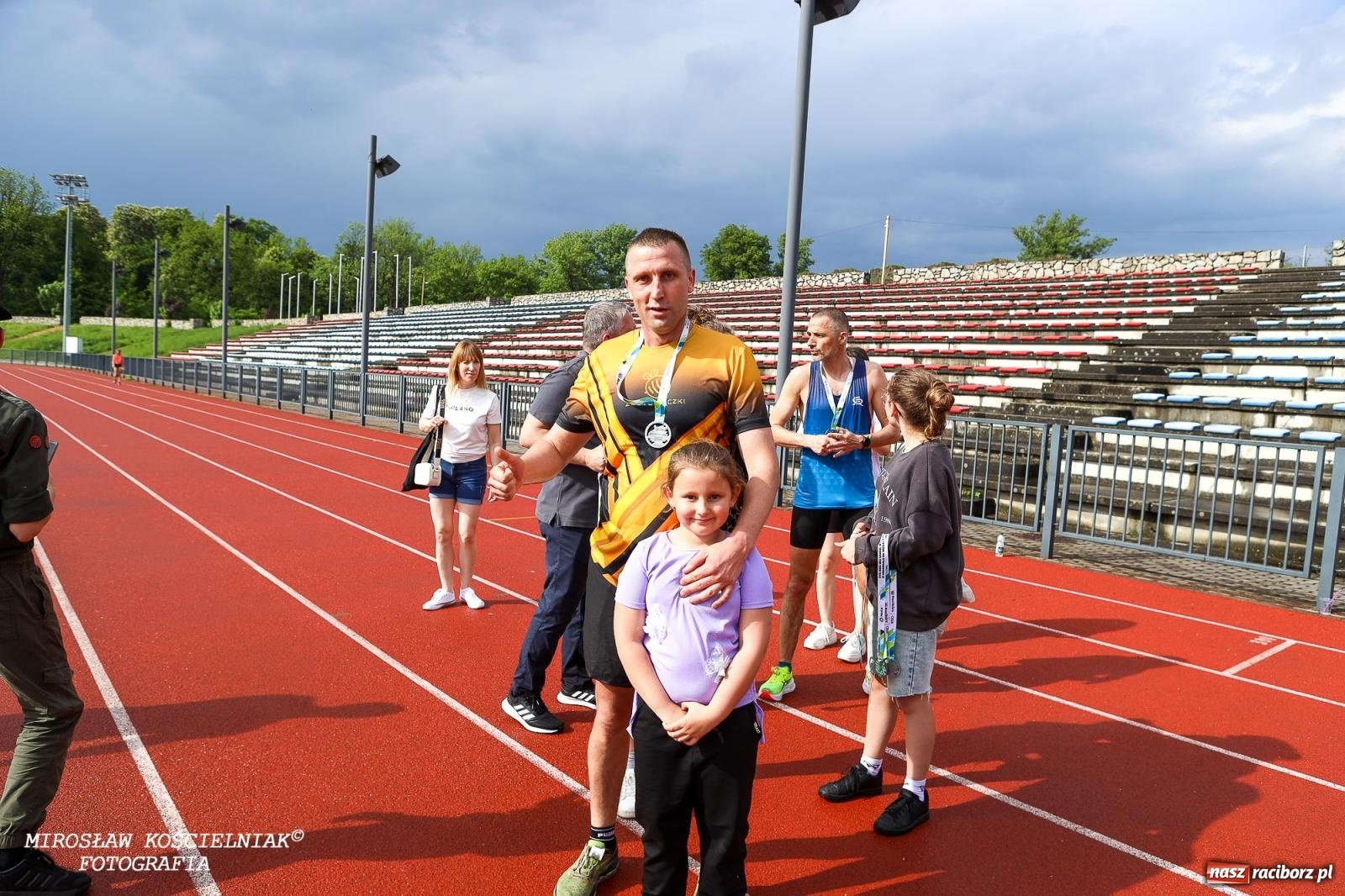 Zdjęcie w galerii na portalu naszraciborz.pl: Mateusz Mrówka najszybszy w XVII Biegu bez Granic wiadomości z regionu