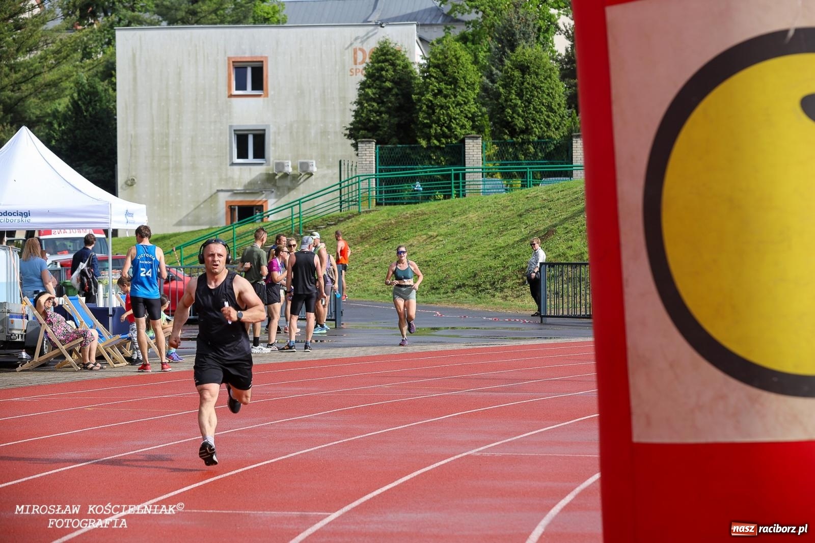 Zdjęcie w galerii na portalu naszraciborz.pl: Mateusz Mrówka najszybszy w XVII Biegu bez Granic wiadomości z regionu