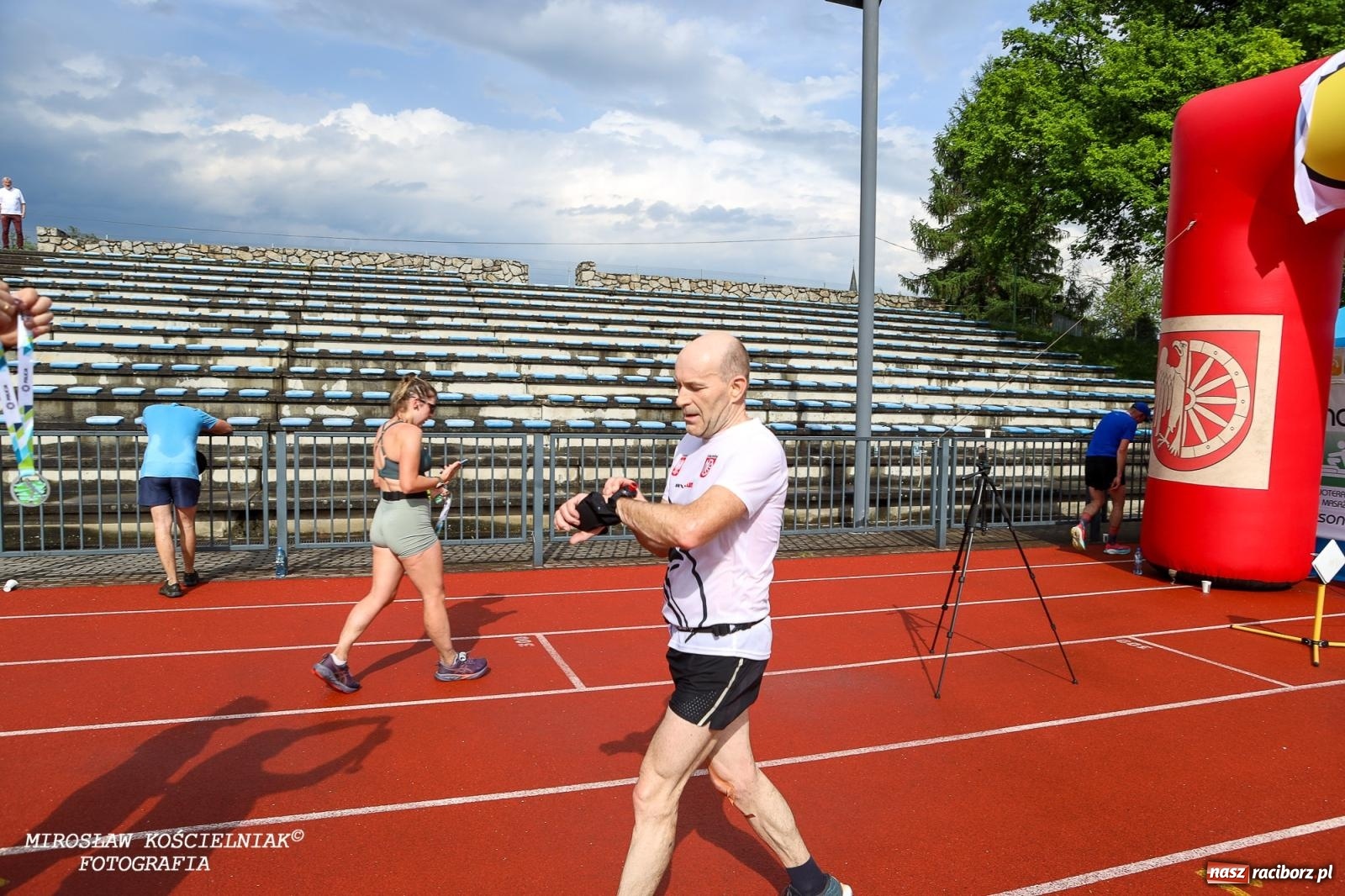 Zdjęcie w galerii na portalu naszraciborz.pl: Mateusz Mrówka najszybszy w XVII Biegu bez Granic wiadomości z regionu