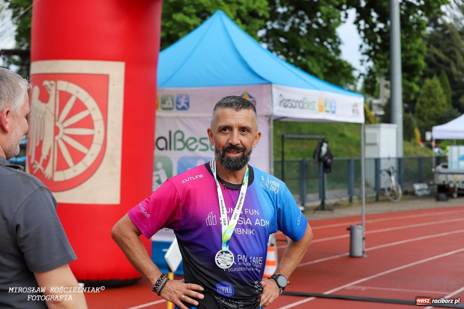 Zdjęcie w galerii na portalu naszraciborz.pl: Mateusz Mrówka najszybszy w XVII Biegu bez Granic wiadomości z regionu