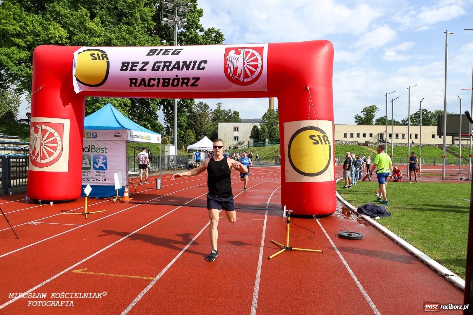 Zdjęcie w galerii na portalu naszraciborz.pl: Mateusz Mrówka najszybszy w XVII Biegu bez Granic wiadomości z regionu