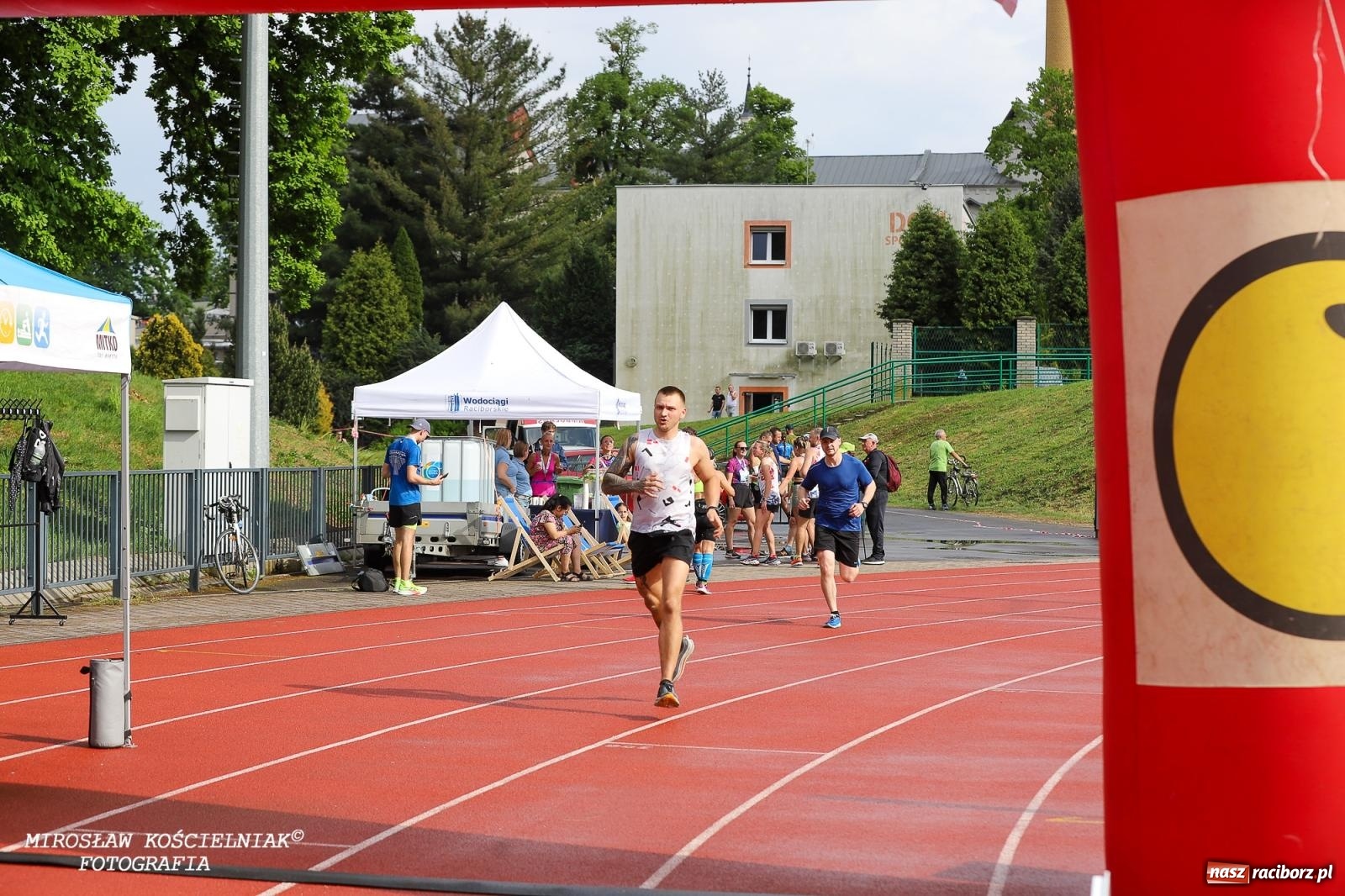Zdjęcie w galerii na portalu naszraciborz.pl: Mateusz Mrówka najszybszy w XVII Biegu bez Granic wiadomości z regionu