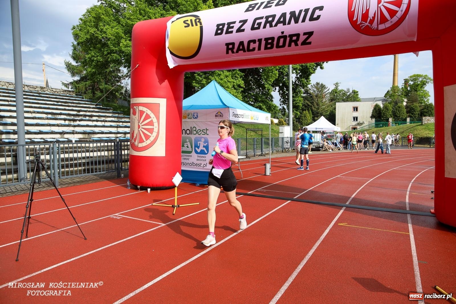 Zdjęcie w galerii na portalu naszraciborz.pl: Mateusz Mrówka najszybszy w XVII Biegu bez Granic wiadomości z regionu