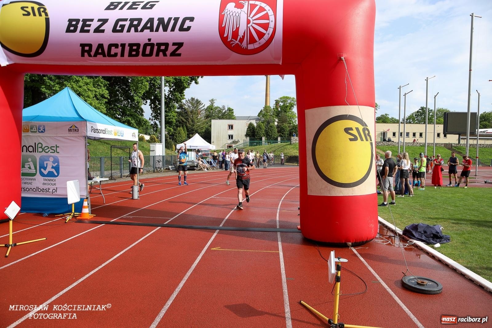 Zdjęcie w galerii na portalu naszraciborz.pl: Mateusz Mrówka najszybszy w XVII Biegu bez Granic wiadomości z regionu