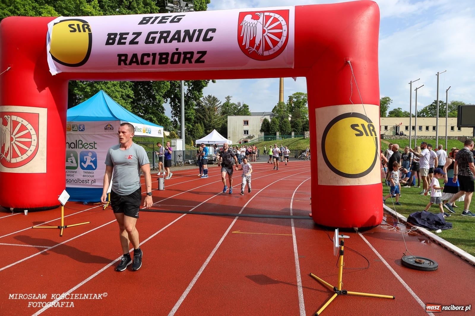 Zdjęcie w galerii na portalu naszraciborz.pl: Mateusz Mrówka najszybszy w XVII Biegu bez Granic wiadomości z regionu