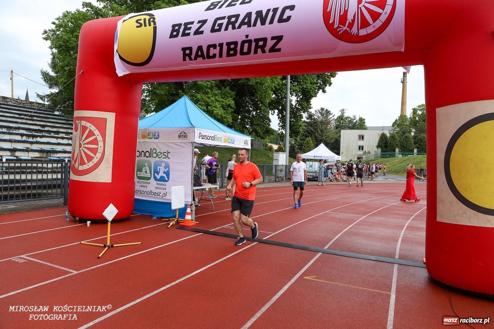 Zdjęcie w galerii na portalu naszraciborz.pl: Mateusz Mrówka najszybszy w XVII Biegu bez Granic wiadomości z regionu
