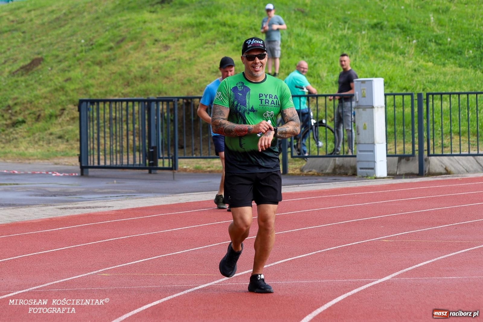 Zdjęcie w galerii na portalu naszraciborz.pl: Mateusz Mrówka najszybszy w XVII Biegu bez Granic wiadomości z regionu