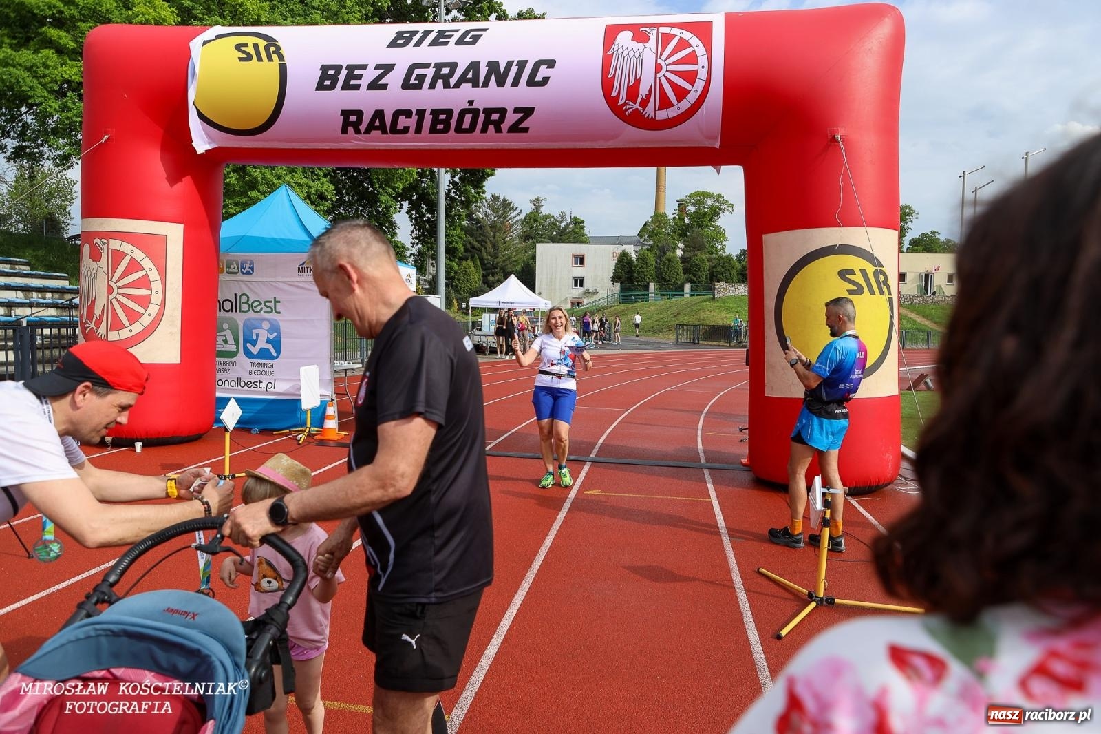 Zdjęcie w galerii na portalu naszraciborz.pl: Mateusz Mrówka najszybszy w XVII Biegu bez Granic wiadomości z regionu