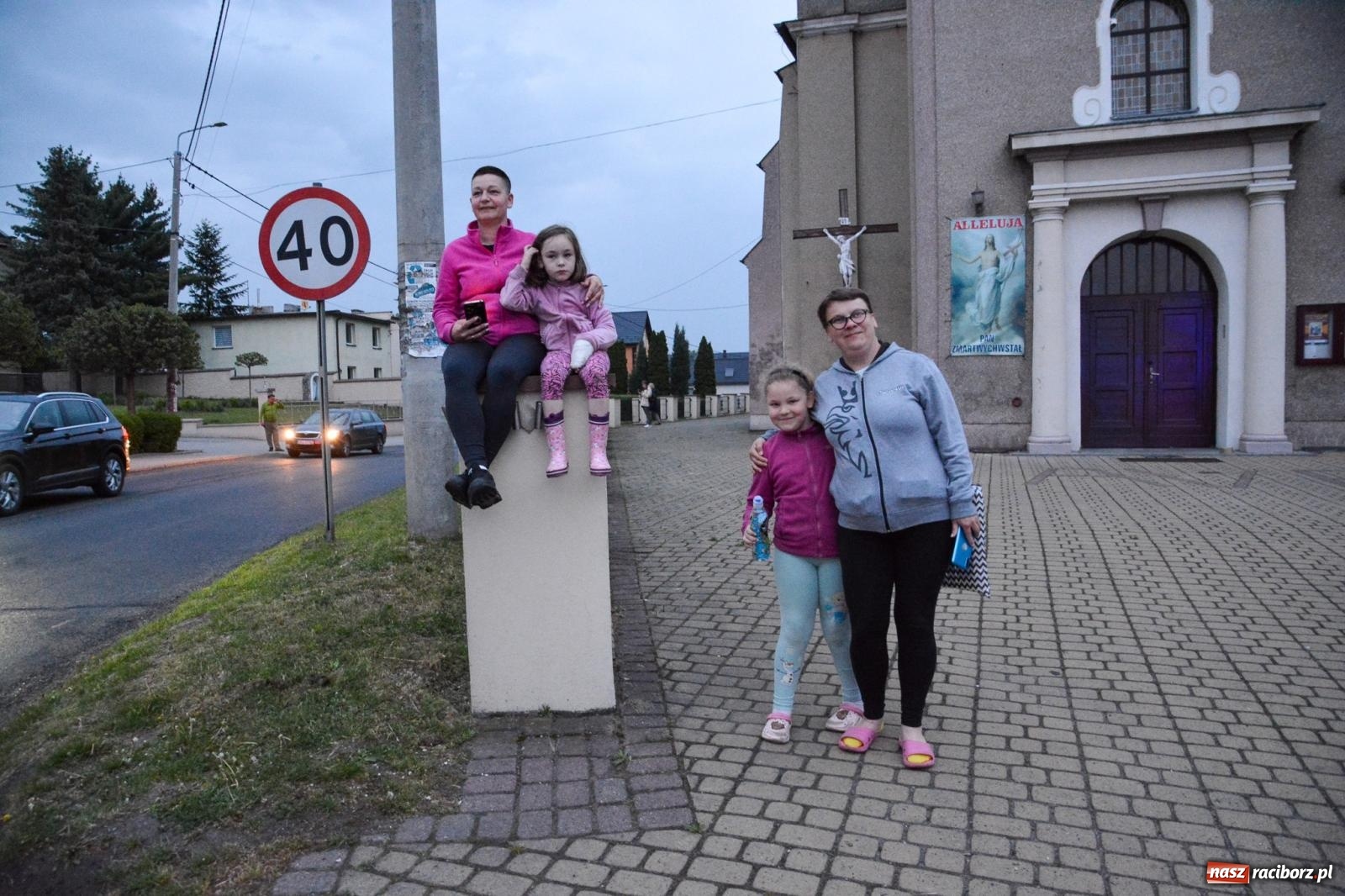 Zdjęcie w galerii na portalu naszraciborz.pl: Strażackie święto w Pietrowicach Wielkich. Wójt przekazał kluczyki, a księża poświęcili nowy wóz wiadomości z regionu