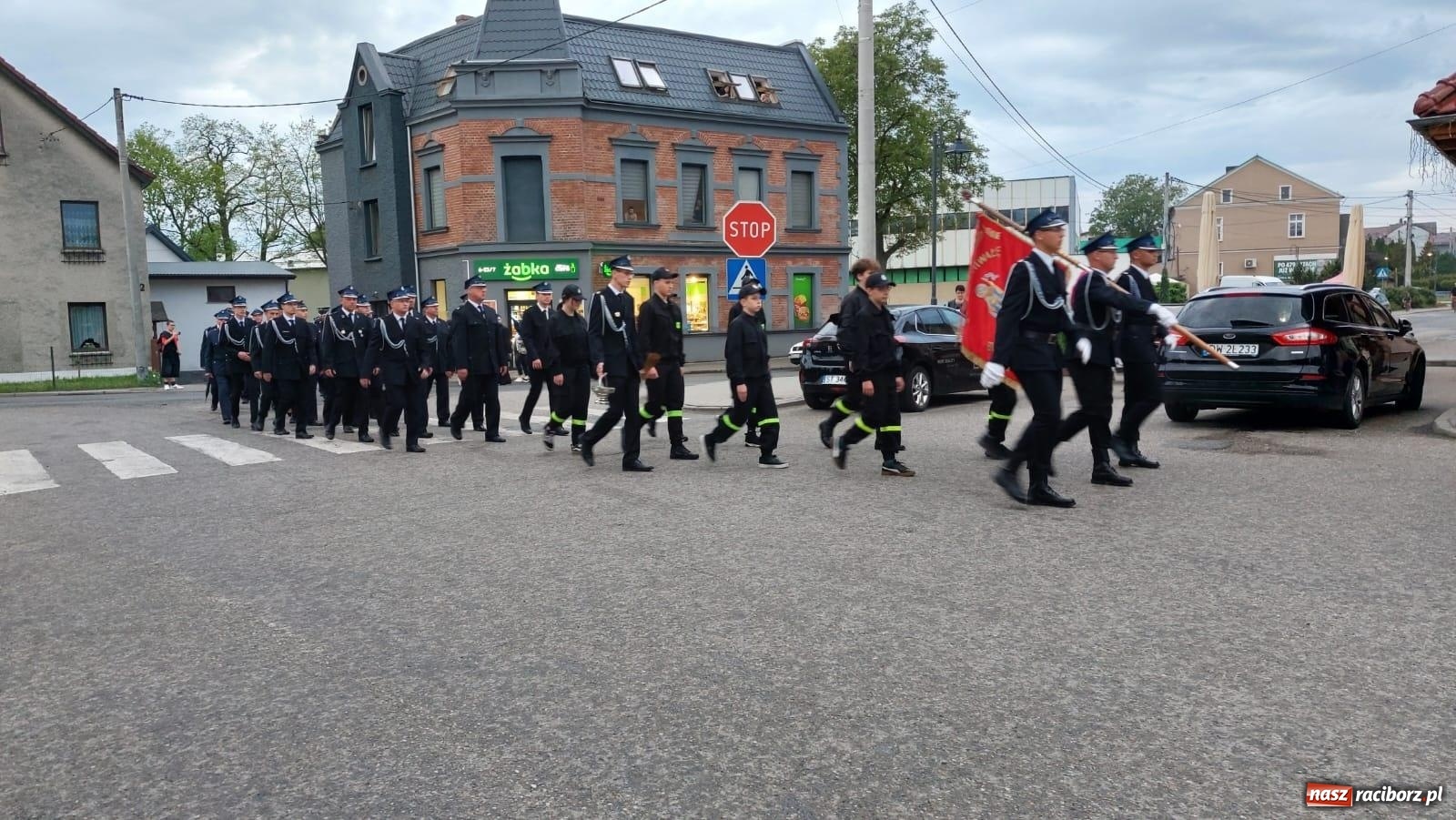 Zdjęcie w galerii na portalu naszraciborz.pl: Strażackie święto w Pietrowicach Wielkich. Wójt przekazał kluczyki, a księża poświęcili nowy wóz wiadomości z regionu