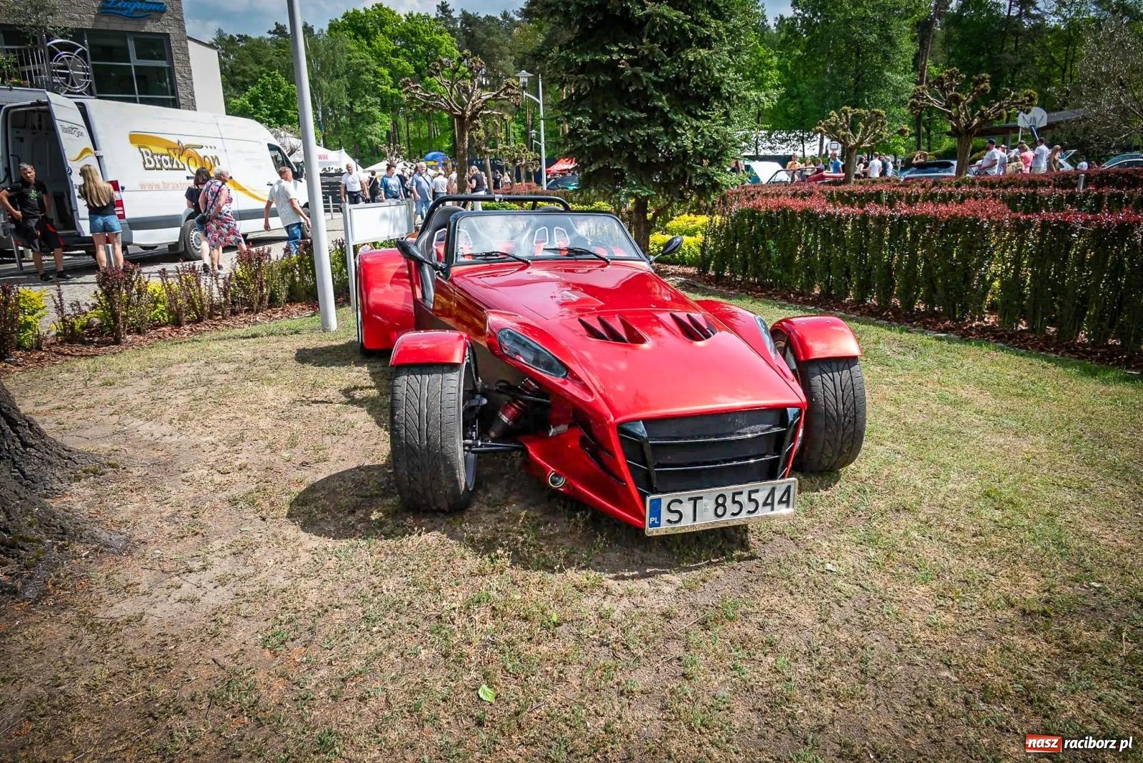 Zdjęcie w galerii na portalu naszraciborz.pl: Car Party w Aquabrax Szymocice - żądza prędkości i doskonałości [FOTO  i WIDEO] wiadomości z regionu
