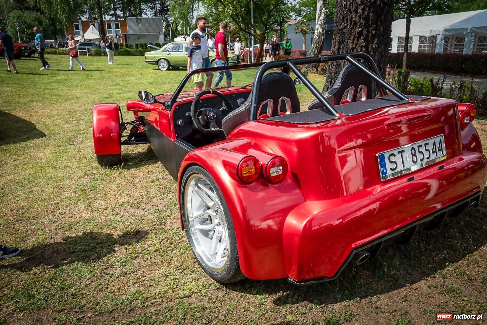Zdjęcie w galerii na portalu naszraciborz.pl: Car Party w Aquabrax Szymocice - żądza prędkości i doskonałości [FOTO  i WIDEO] wiadomości z regionu