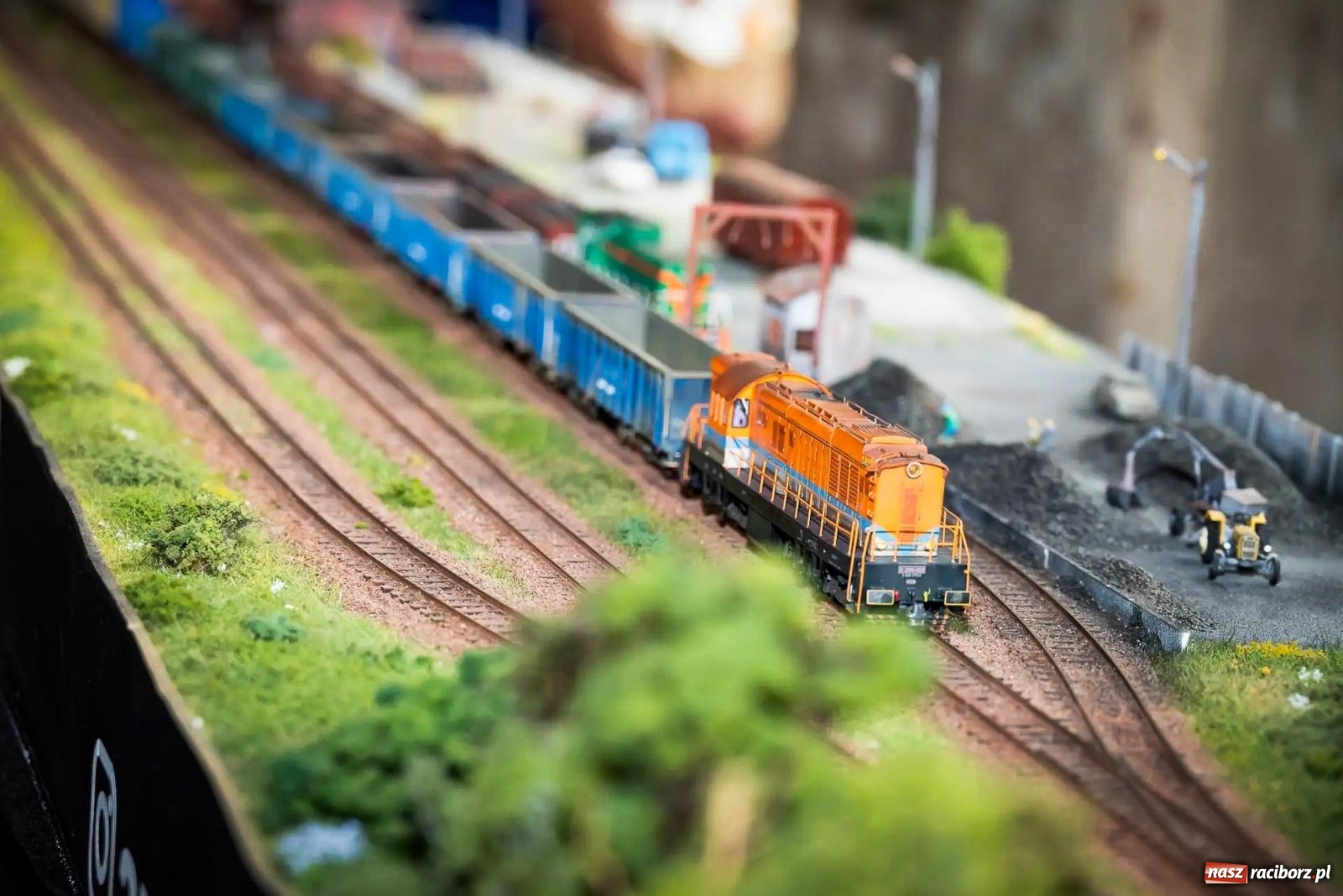 Zdjęcie w galerii na portalu naszraciborz.pl: Rudzka majówka z wąskotorówką i makietą kolejową [FOTO i WIDEO] wiadomości z regionu