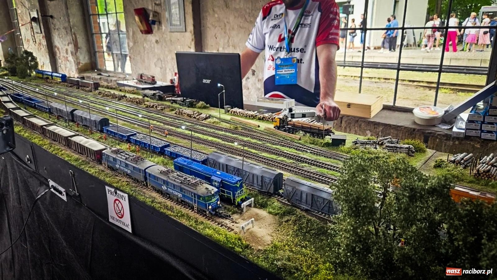 Zdjęcie w galerii na portalu naszraciborz.pl: Rudzka majówka z wąskotorówką i makietą kolejową [FOTO i WIDEO] wiadomości z regionu