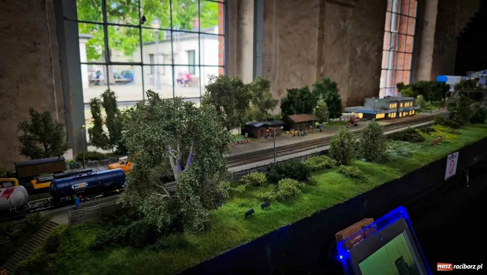 Zdjęcie w galerii na portalu naszraciborz.pl: Rudzka majówka z wąskotorówką i makietą kolejową [FOTO i WIDEO] wiadomości z regionu