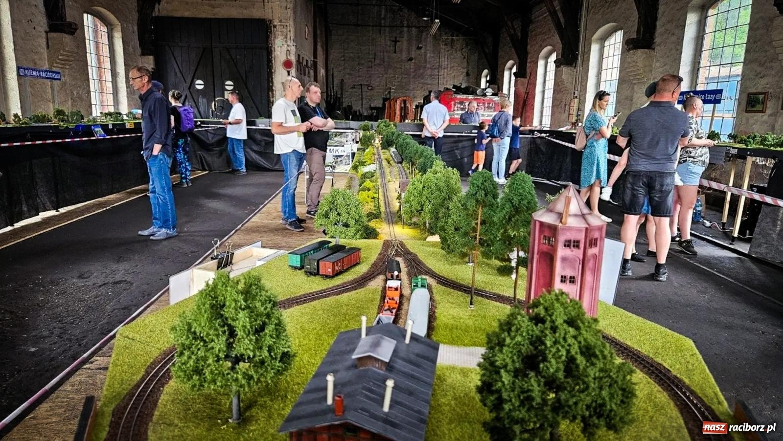 Zdjęcie w galerii na portalu naszraciborz.pl: Rudzka majówka z wąskotorówką i makietą kolejową [FOTO i WIDEO] wiadomości z regionu