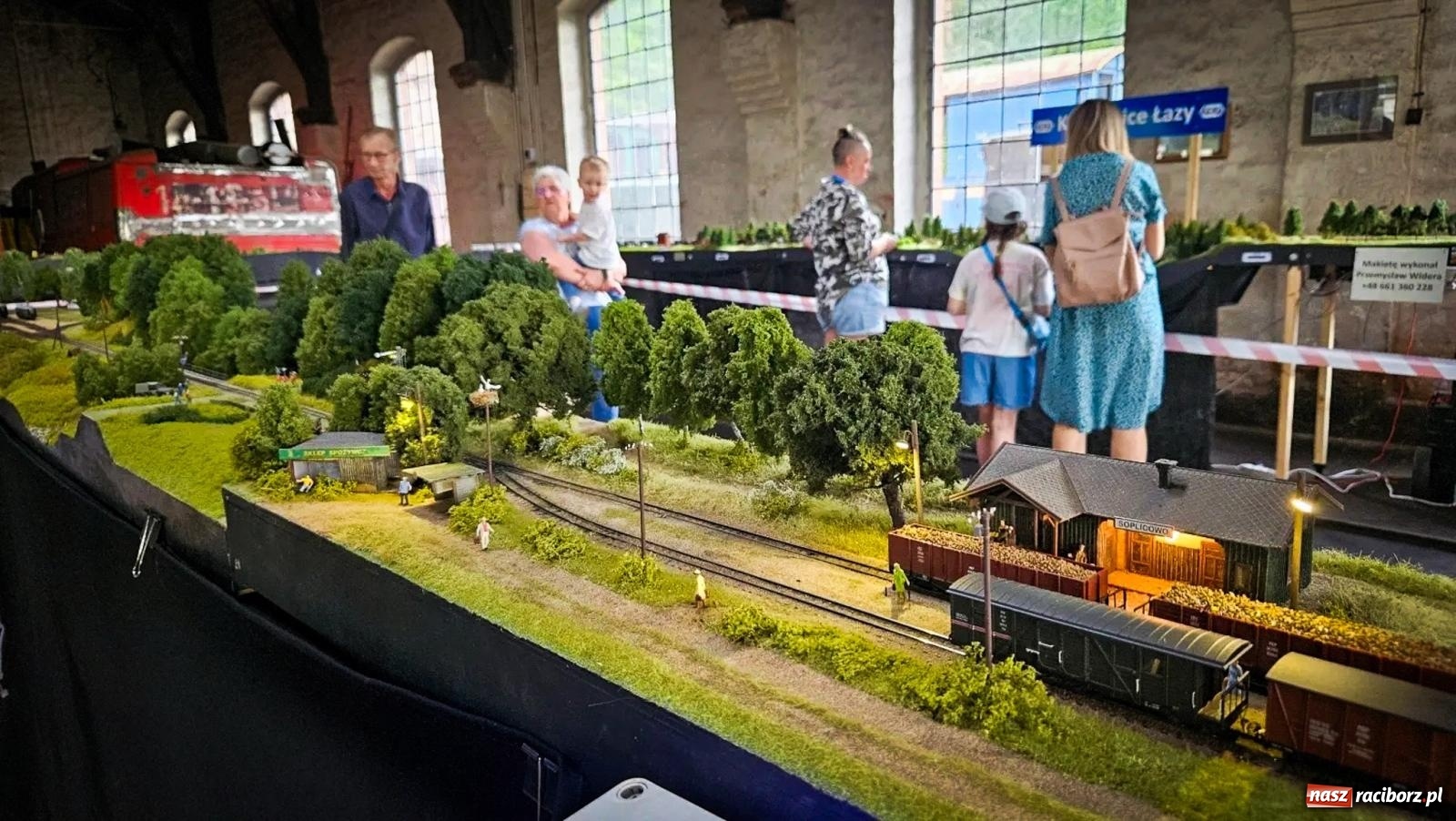 Zdjęcie w galerii na portalu naszraciborz.pl: Rudzka majówka z wąskotorówką i makietą kolejową [FOTO i WIDEO] wiadomości z regionu