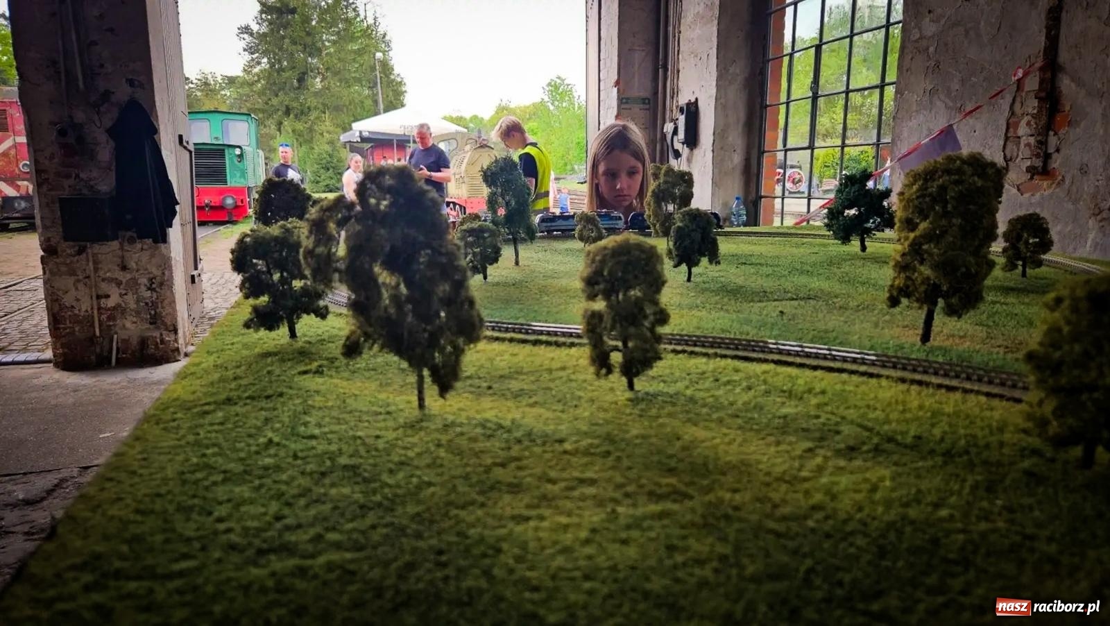 Zdjęcie w galerii na portalu naszraciborz.pl: Rudzka majówka z wąskotorówką i makietą kolejową [FOTO i WIDEO] wiadomości z regionu