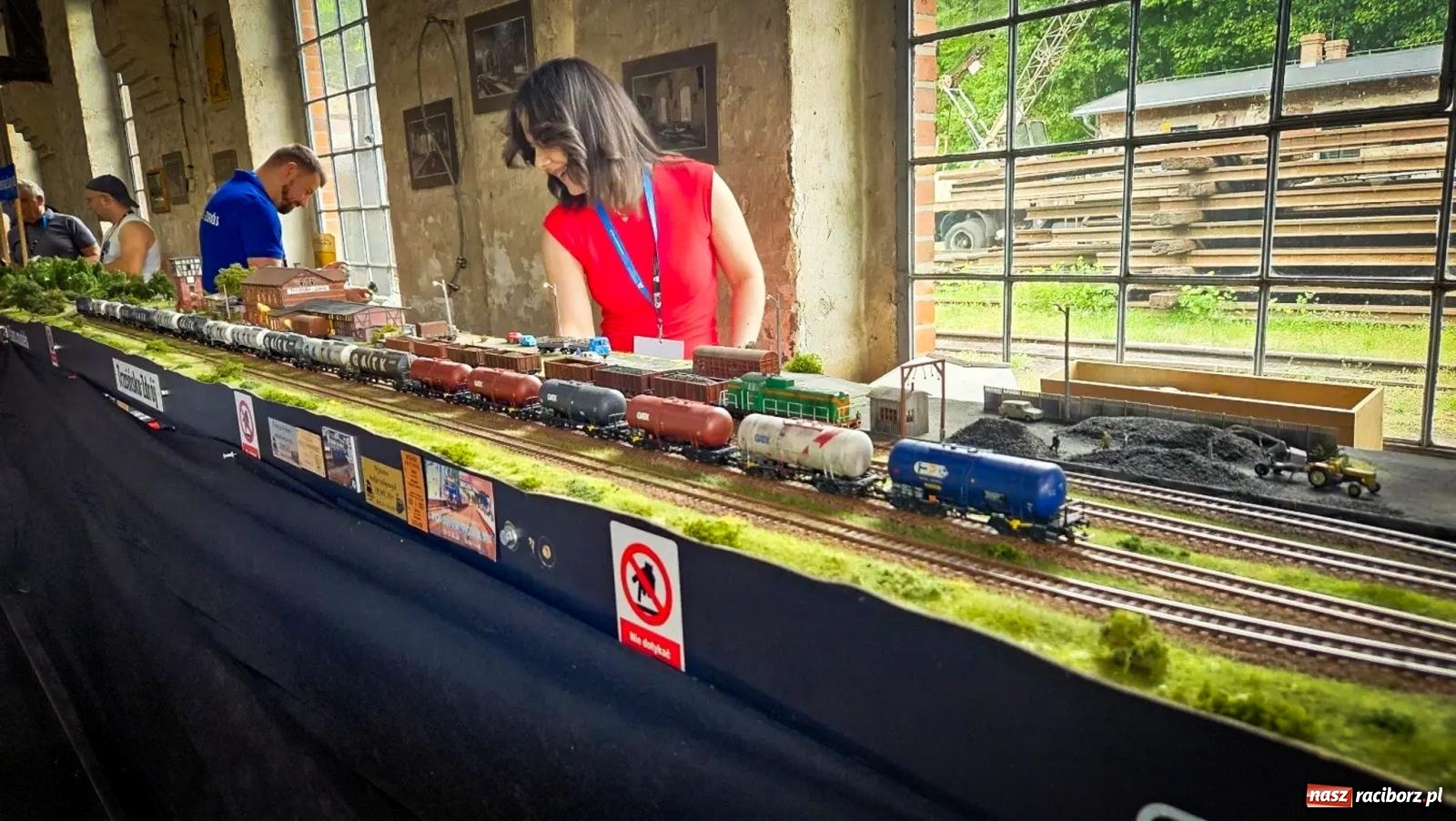 Zdjęcie w galerii na portalu naszraciborz.pl: Rudzka majówka z wąskotorówką i makietą kolejową [FOTO i WIDEO] wiadomości z regionu