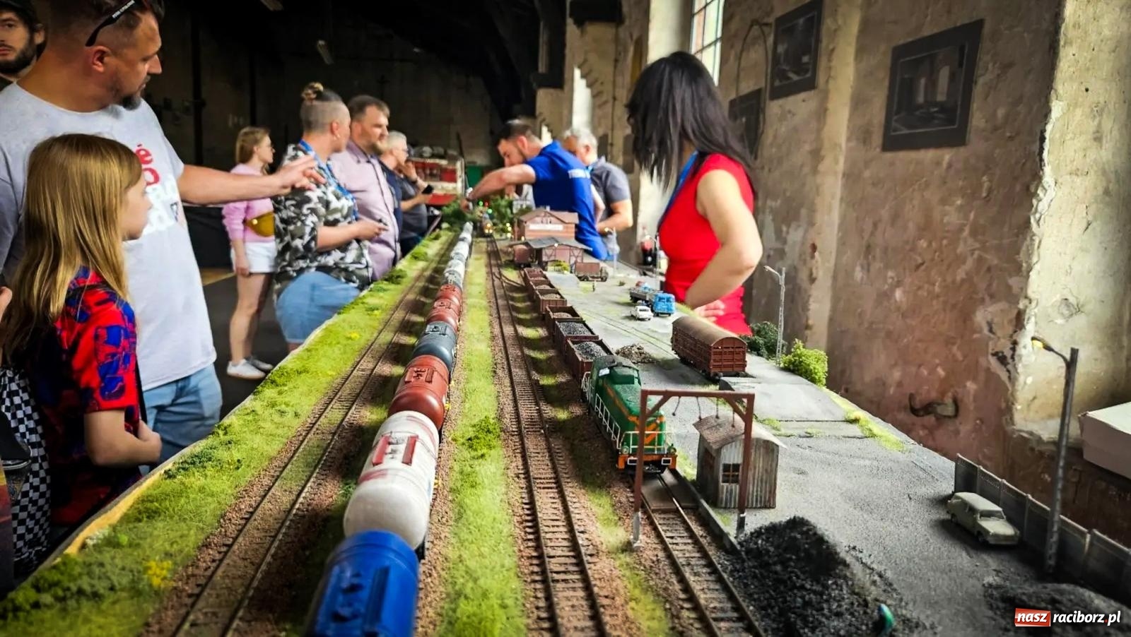 Zdjęcie w galerii na portalu naszraciborz.pl: Rudzka majówka z wąskotorówką i makietą kolejową [FOTO i WIDEO] wiadomości z regionu