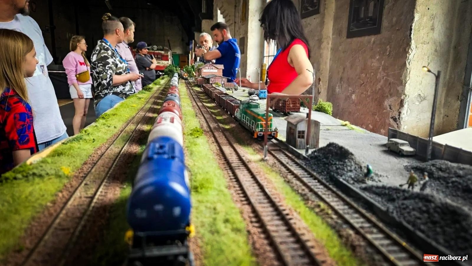 Zdjęcie w galerii na portalu naszraciborz.pl: Rudzka majówka z wąskotorówką i makietą kolejową [FOTO i WIDEO] wiadomości z regionu