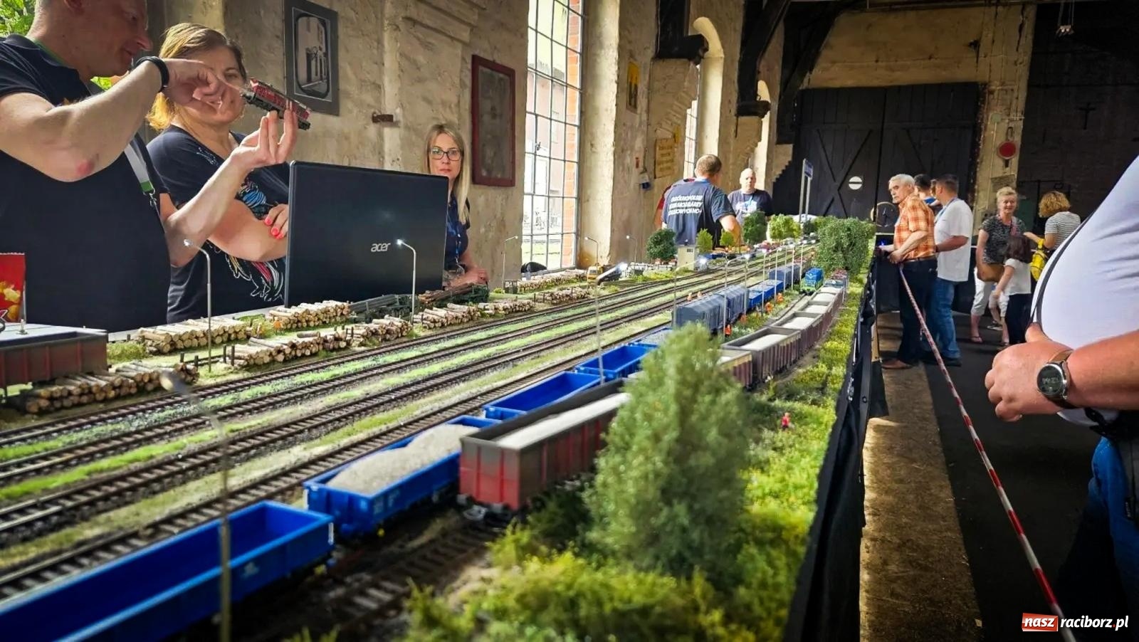 Zdjęcie w galerii na portalu naszraciborz.pl: Rudzka majówka z wąskotorówką i makietą kolejową [FOTO i WIDEO] wiadomości z regionu