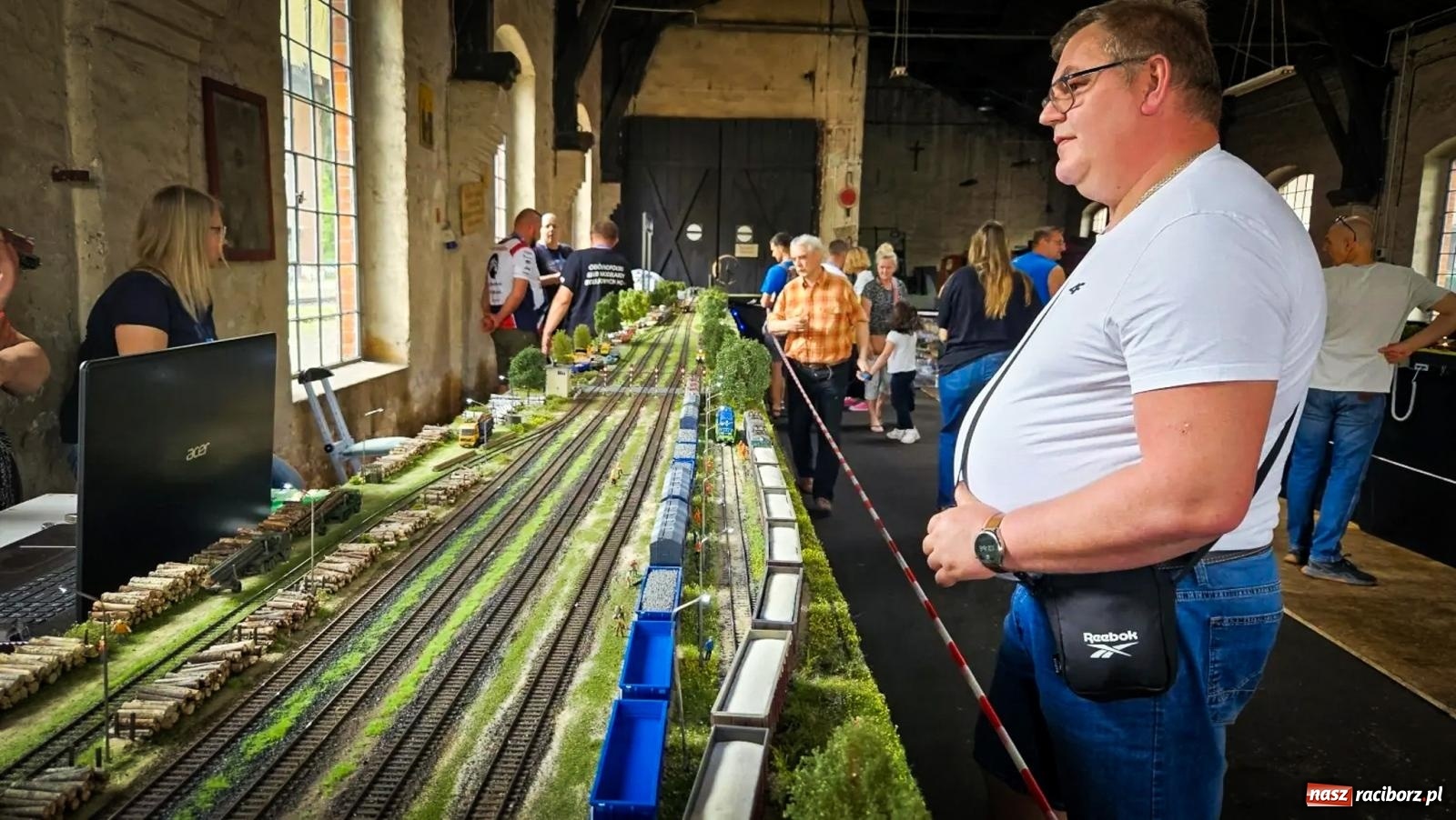 Zdjęcie w galerii na portalu naszraciborz.pl: Rudzka majówka z wąskotorówką i makietą kolejową [FOTO i WIDEO] wiadomości z regionu