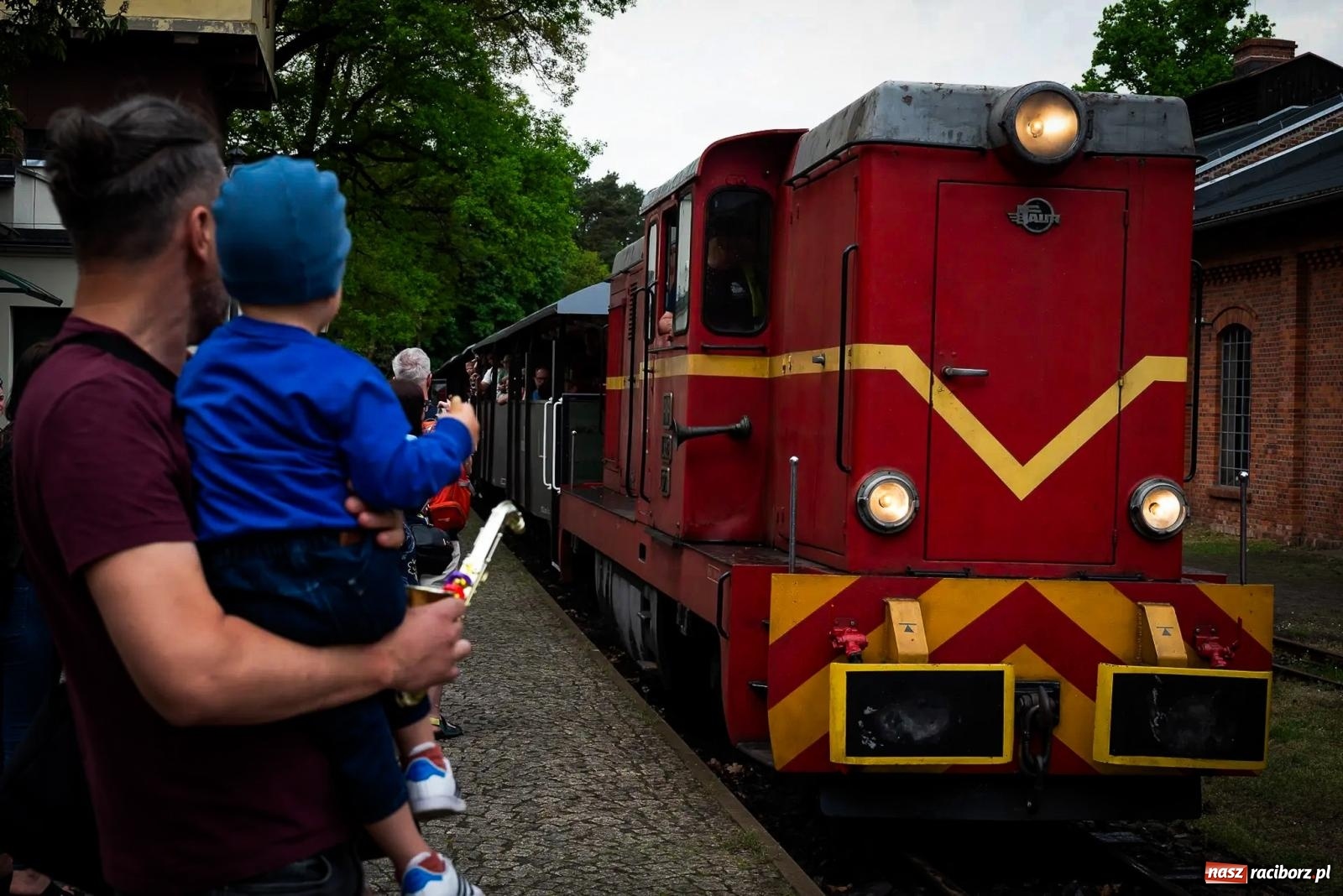 Zdjęcie w galerii na portalu naszraciborz.pl: Rudzka majówka z wąskotorówką i makietą kolejową [FOTO i WIDEO] wiadomości z regionu