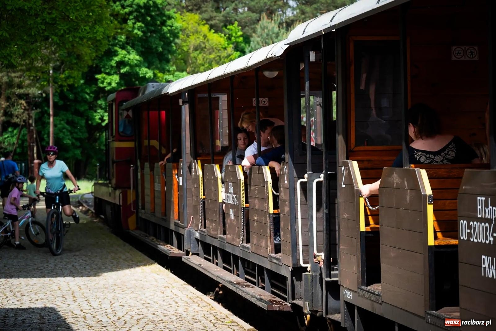 Zdjęcie w galerii na portalu naszraciborz.pl: Rudzka majówka z wąskotorówką i makietą kolejową [FOTO i WIDEO] wiadomości z regionu