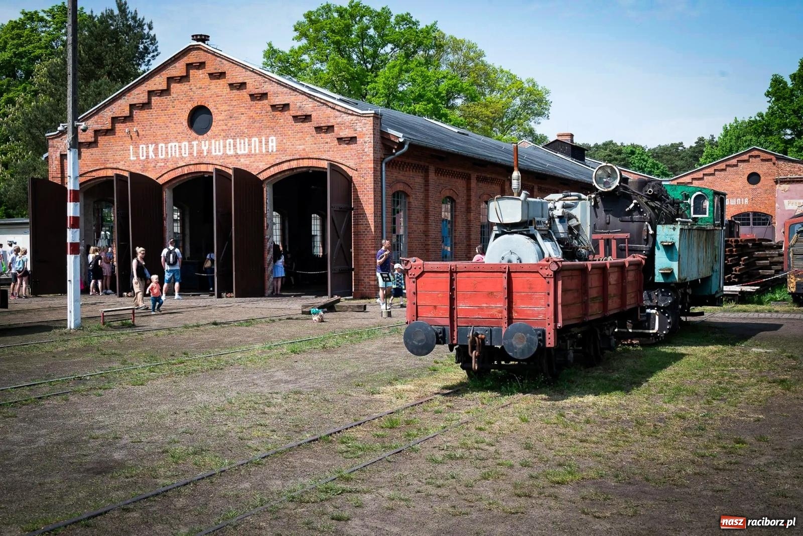 Zdjęcie w galerii na portalu naszraciborz.pl: Rudzka majówka z wąskotorówką i makietą kolejową [FOTO i WIDEO] wiadomości z regionu