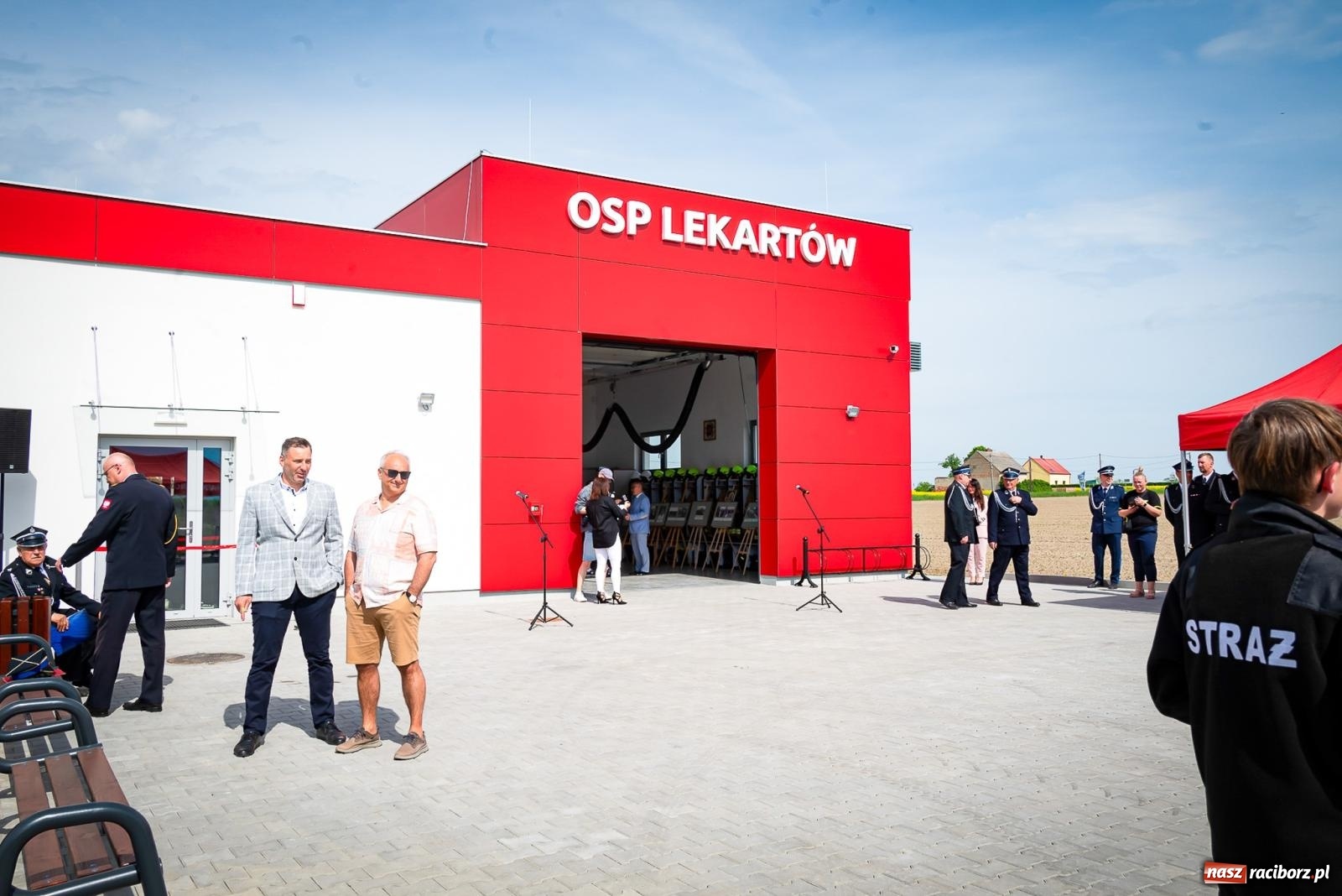 Zdjęcie w galerii na portalu naszraciborz.pl: W Lekartowie mają Małą Hawanę. Otwarcie remizy OSP i świetlicy [FOTO i WIDEO] wiadomości z regionu