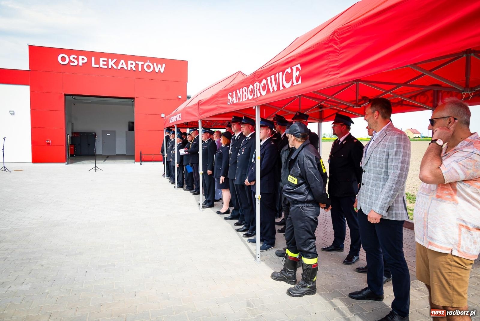 Zdjęcie w galerii na portalu naszraciborz.pl: W Lekartowie mają Małą Hawanę. Otwarcie remizy OSP i świetlicy [FOTO i WIDEO] wiadomości z regionu