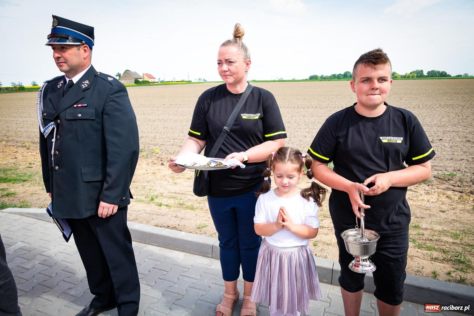 Zdjęcie w galerii na portalu naszraciborz.pl: W Lekartowie mają Małą Hawanę. Otwarcie remizy OSP i świetlicy [FOTO i WIDEO] wiadomości z regionu