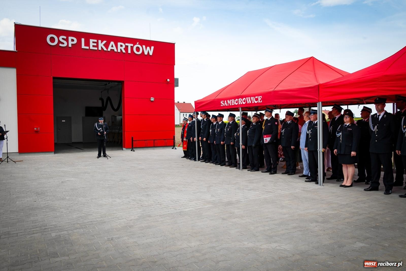 Zdjęcie w galerii na portalu naszraciborz.pl: W Lekartowie mają Małą Hawanę. Otwarcie remizy OSP i świetlicy [FOTO i WIDEO] wiadomości z regionu